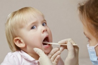 Bạch hầu là 1 trong số 11 bệnh truyền nhiễm buộc phải tiêm vắc-xin