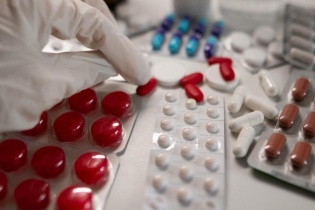 Bảo đảm thuốc, vật tư, trang thiết bị y tế phục vụ khám, chữa bệnh