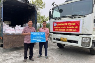 Liên minh Hợp tác xã Việt Nam trao tặng 35 tấn gạo hỗ trợ đồng bào vùng lũ