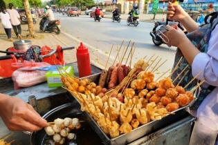 Hà Nội siết chặt công tác bảo đảm an toàn thực phẩm quanh cổng trường học