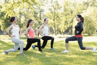 Tin mới y tế ngày 17/10: Nâng cao công tác chăm sóc sức khỏe cho phụ nữ