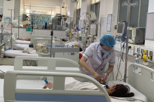 "Vào mùa" sốt xuất huyết