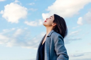 Trữ đông trứng: Xu thế mới của người trẻ và cứu cánh cho các cặp vợ chồng hiếm muộn