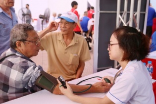 Hà Nội: Hơn 2.000 người dân được khám bệnh miễn phí