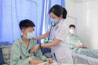 Người trẻ gặp họa vì thuốc lá điện tử