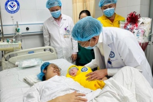 Tin mới y tế ngày 1/1: Chào đón những công dân nhí đầu tiên của năm 2025