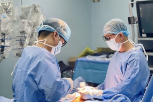 Y tế Việt Nam ngày càng nhận được tín nhiệm của người nước ngoài 