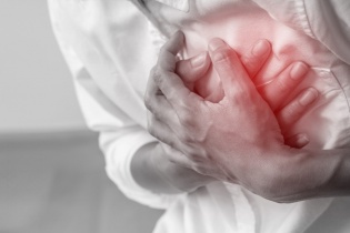  Tin mới y tế ngày 4/1: Tụt huyết áp, có phải dấu hiệu nhồi máu cơ tim
