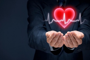 Suy tim, đột quỵ vì không tuân thủ điều trị bệnh cơ tim