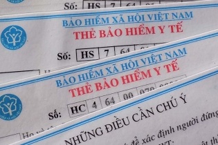Thanh tra cơ sở y tế yêu cầu bệnh nhân xuất trình thẻ bảo hiểm y tế giấy