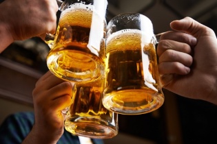 Nhận biết dấu hiệu viêm tụy cấp do rượu dịp Tết và cách phòng ngừa