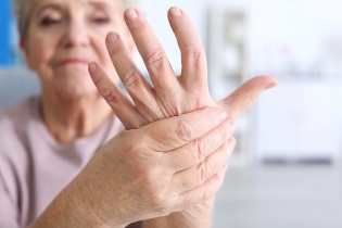 Tin mới y tế ngày 4/2: Tăng cao người trẻ mắc đột quỵ dịp Tết