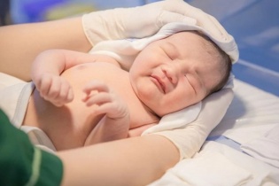 Không xử lý kỷ luật đảng viên sinh con thứ ba: Chủ trương cấp thiết trong bối cảnh giảm sinh