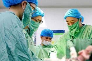 Tin mới y tế ngày 2/3: Cứu sống sản phụ nhờ ứng dụng kỹ thuật cao trong can thiệp bào thai