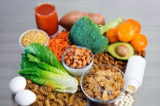 Tin mới y tế ngày 25/4: Tác nhân gây ngộ độc thực phẩm thay đổi và lo ngại từ chuyên gia