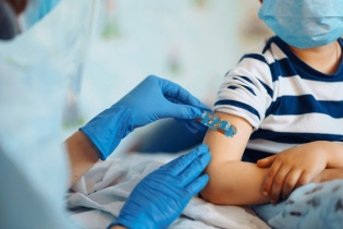 Tin mới y tế ngày 28/4: Không để sáp nhập các đơn vị y tế ảnh hưởng đến công tác phòng chống dịch bệnh