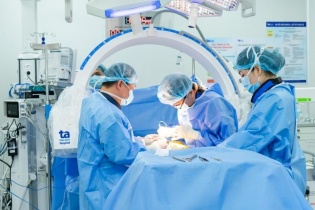 Robot và AI mở ra bước ngoặt mới trong điều trị bệnh lý cột sống, thần kinh tại Việt Nam
