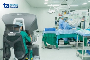 Tin mới y tế ngày 14/5: Y học Việt Nam tiệm cận trình độ quốc tế nhờ robot phẫu thuật