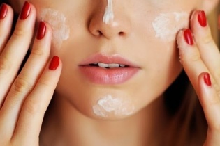 Bộ Y tế yêu cầu rà soát toàn quốc các loại kem chống nắng, kiểm tra chỉ số SPF