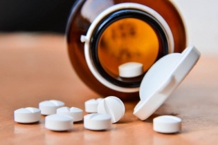 Nguy kịch vì tự uống paracetamol quá liều