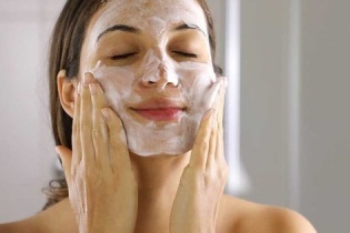 Sữa rửa mặt Gammaphil 125ml bị thu hồi do không đúng thành phần theo công bố