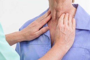 Tin mới y tế ngày 9/8: Không chủ quan với bướu giáp lành tính