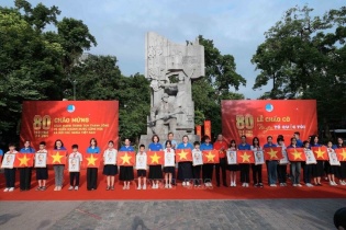Tuổi trẻ cả nước đồng loạt tổ chức Lễ chào cờ “Tôi yêu Tổ quốc tôi” Tuổi trẻ cả nước đồng loạt tổ chức Lễ chào cờ “Tôi yêu Tổ quốc tôi”