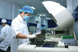 Gỡ vướng, tạo đà phát triển bền vững cho các doanh nghiệp thiết bị y tế