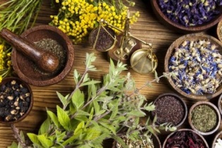 Tin mới y tế ngày 30/8: Hối hận vì bỏ điều trị, uống thuốc Nam chữa ung thư