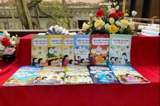Ra mắt bộ sách “Giáo dục tài chính” cho học sinh từ lớp 1 đến lớp 12