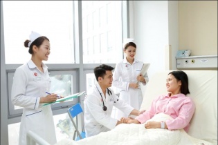 Tăng tốc xây đề án miễn viện phí toàn dân