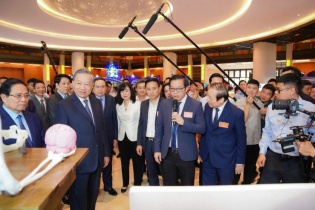 Trình làng robot y tế “Make in Vietnam”, tiên phong mô hình bệnh viện thông minh