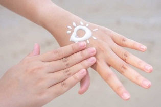 Tạm ngừng lưu hành kem chống nắng Esunvy Sun Care