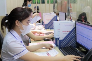 Tin mới y tế ngày 25/9: Sắp xếp hệ thống y tế để phục vụ người dân tốt hơn