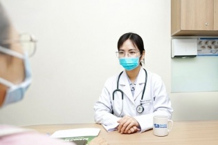 Tin mới y tế ngày 13/10: Chủ quan với ung thư vì nghĩ tuổi còn trẻ