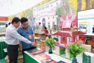 Nhà Xuất bản giáo dục Việt Nam tham gia Hội chợ Mùa thu 2025