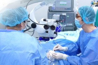 Tin mới y tế ngày 30/11: Nguy cơ mù lòa do tự ý điều trị đau mắt