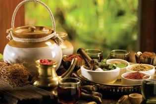 Viêm gan B, C và rủi ro từ thói quen tự điều trị bằng đông y