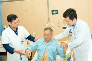 Tin mới y tế ngày 22/12: Đề xuất điều chỉnh lương khởi điểm, khẳng định nghề y là nghề đặc thù