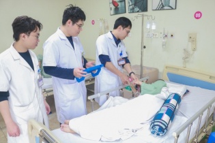 Tin mới y tế ngày 24/12: Giành lại khả năng vận động cho bệnh nhân mắc dị dạng cổ chẩm hiếm gặp