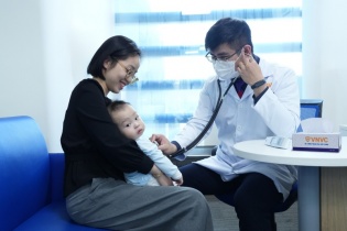 Tin mới y tế ngày 25/12: Bảo vệ trẻ nhỏ trước RSV mùa cao điểm với kháng thể đơn dòng