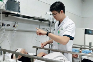 Tin mới y tế ngày 28/12: Toàn lực cứu chữa 9 nạn nhân vụ tai nạn thảm khốc ở Lào Cai