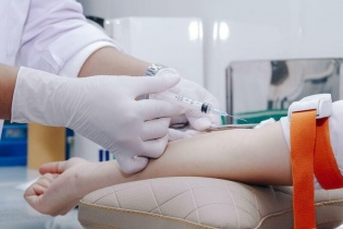 Người đàn ông phát hiện nhiều bệnh lý nguy hiểm từ dấu hiệu tiểu bất thường