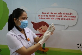 Bộ Y tế ban hành danh mục mới các bệnh truyền nhiễm và vắc-xin bắt buộc