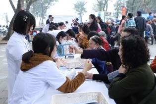 Hơn 1.000 người cao tuổi Thủ đô được tư vấn, chăm sóc sức khỏe miễn phí