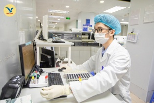 Phụ nữ sau 40 tuổi cần cảnh giác ung thư buồng trứng