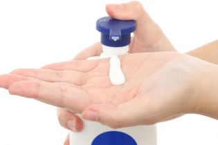 Thu hồi kem dưỡng Nivea Extra Bright Night Nourish do chứa thành phần không có trong công thức