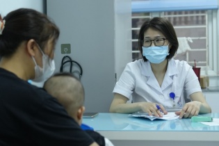 Nắng nóng kéo dài, chuyên gia cảnh báo bệnh tật từ những thói quen giải nhiệt