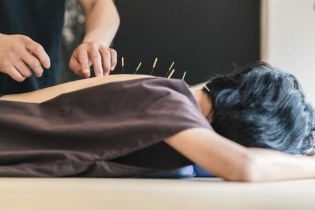 Tin mới y tế ngày 3/6: Phục hồi sau tai biến mạch máu não bằng y học cổ truyền