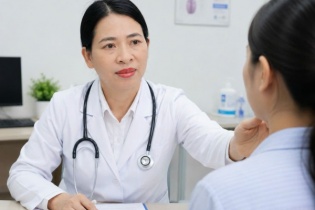 Chuyên gia cảnh báo nguy cơ say nắng, sốc nhiệt và mất nước đe dọa sức khỏe